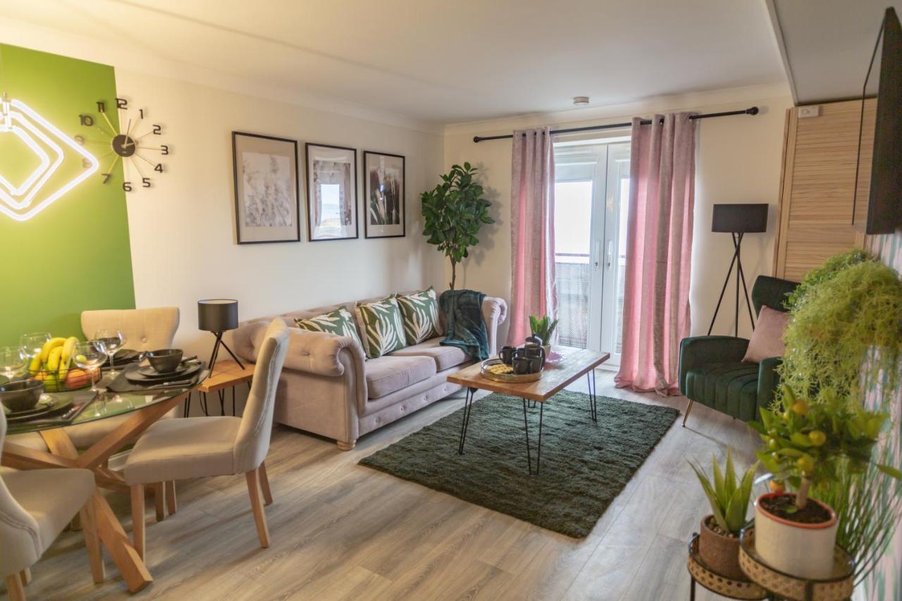 The Marine - Balcony - Beach View - Coorie Doon Stays Ayr Exteriér fotografie
