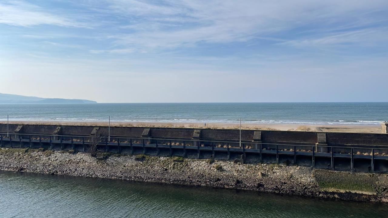 The Marine - Balcony - Beach View - Coorie Doon Stays Ayr Exteriér fotografie